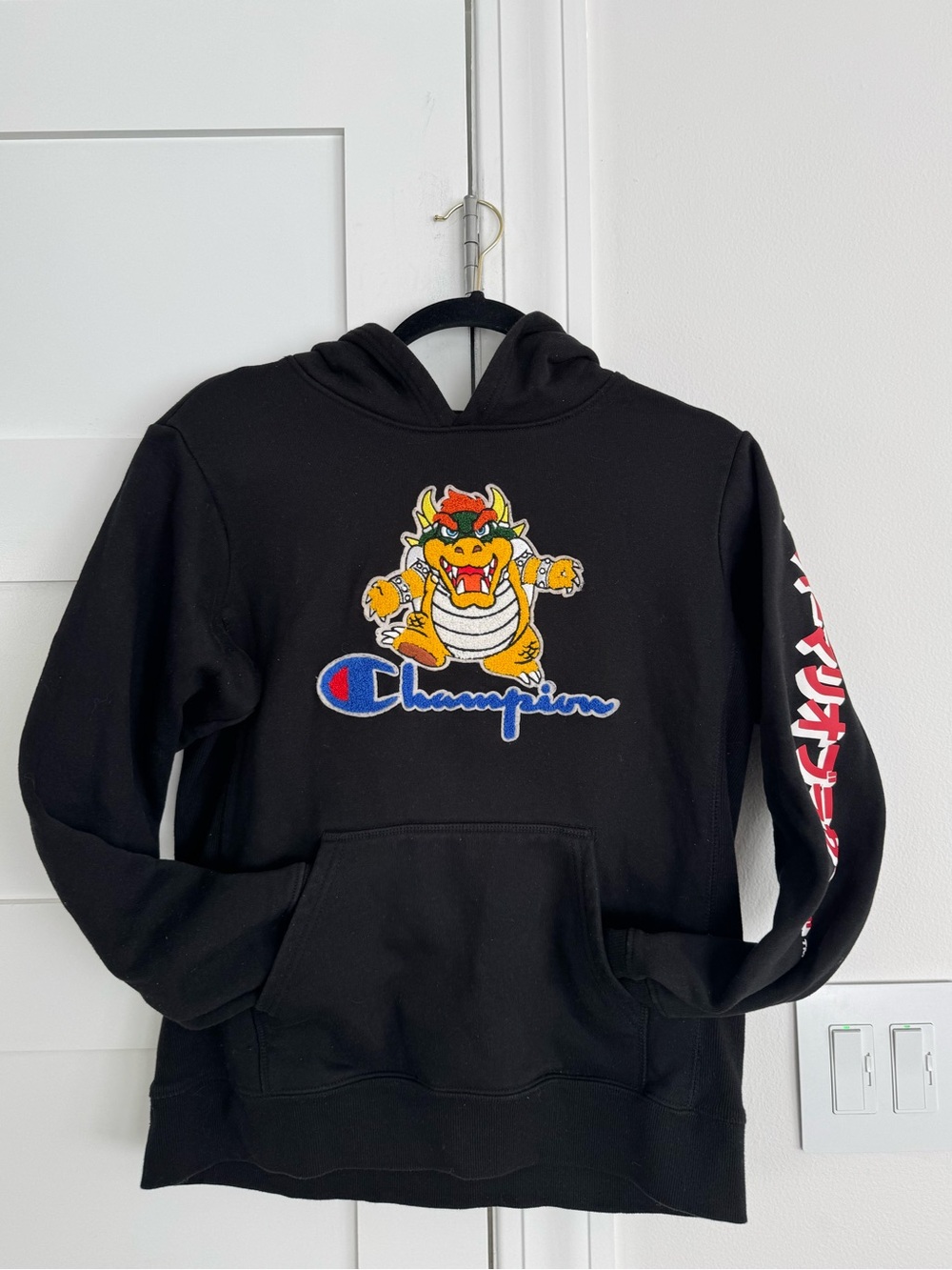 Nintendo Super Mario Bowser Champion hoodie XL Youth